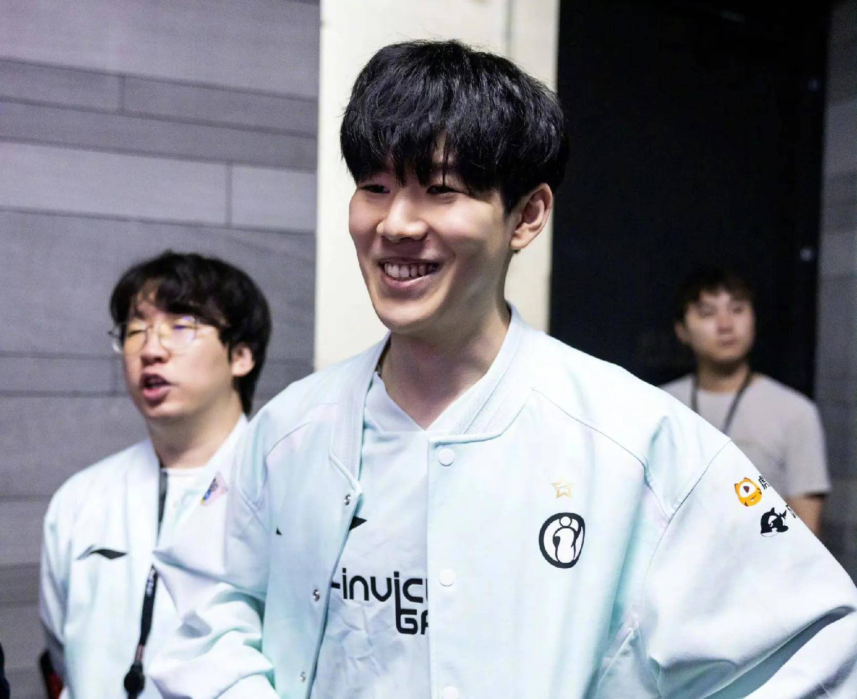 每年吸引着 每年吸引着