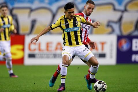 缠斗进入深 缠斗进入深