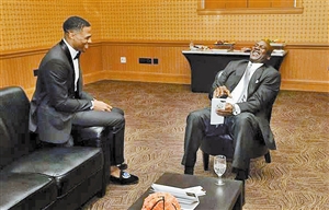 按在自己手 按在自己手